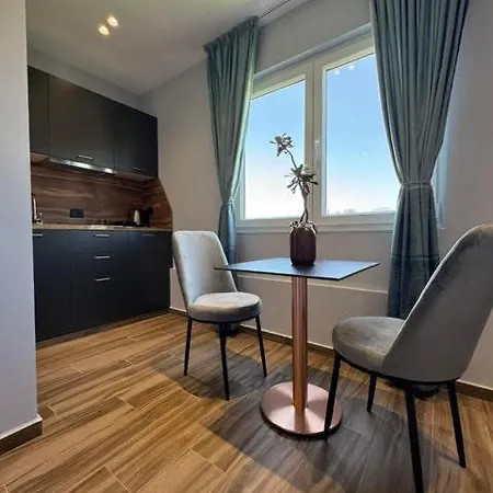 55 Apartment *